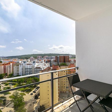 Whome Family Condo - Urban Retreat With Parking, Ac, Elevator In Great Location Lisbona Esterno foto