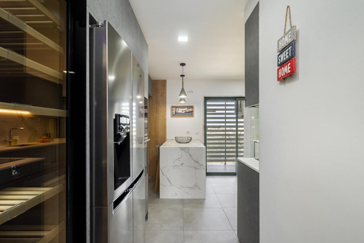 Whome Family Condo - Urban Retreat With Parking, Ac, Elevator In Great Location Lisbona Esterno foto