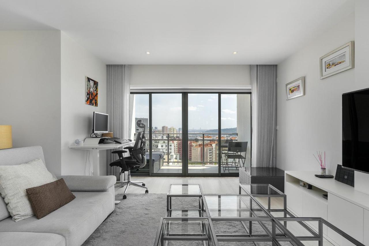 Whome Family Condo - Urban Retreat With Parking, Ac, Elevator In Great Location Lisbona Esterno foto