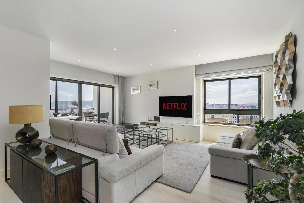 Whome Family Condo - Urban Retreat With Parking, Ac, Elevator In Great Location Lisbona Esterno foto