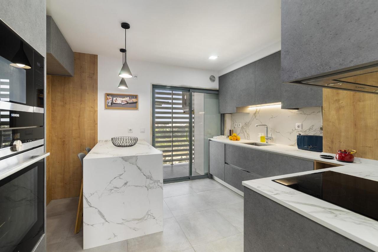 Whome Family Condo - Urban Retreat With Parking, Ac, Elevator In Great Location Lisbona Esterno foto