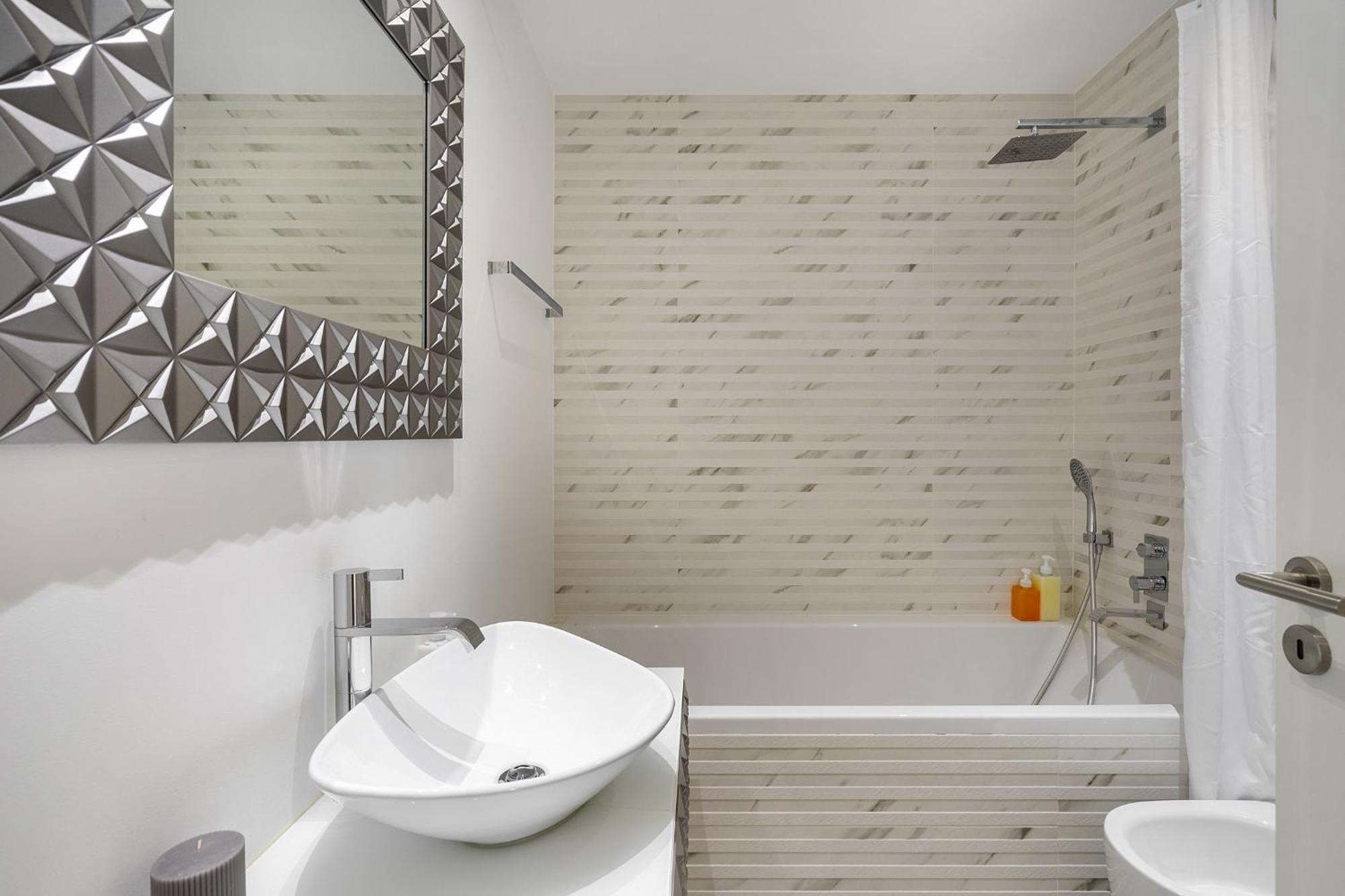 Whome Family Condo - Urban Retreat With Parking, Ac, Elevator In Great Location Lisbona Esterno foto