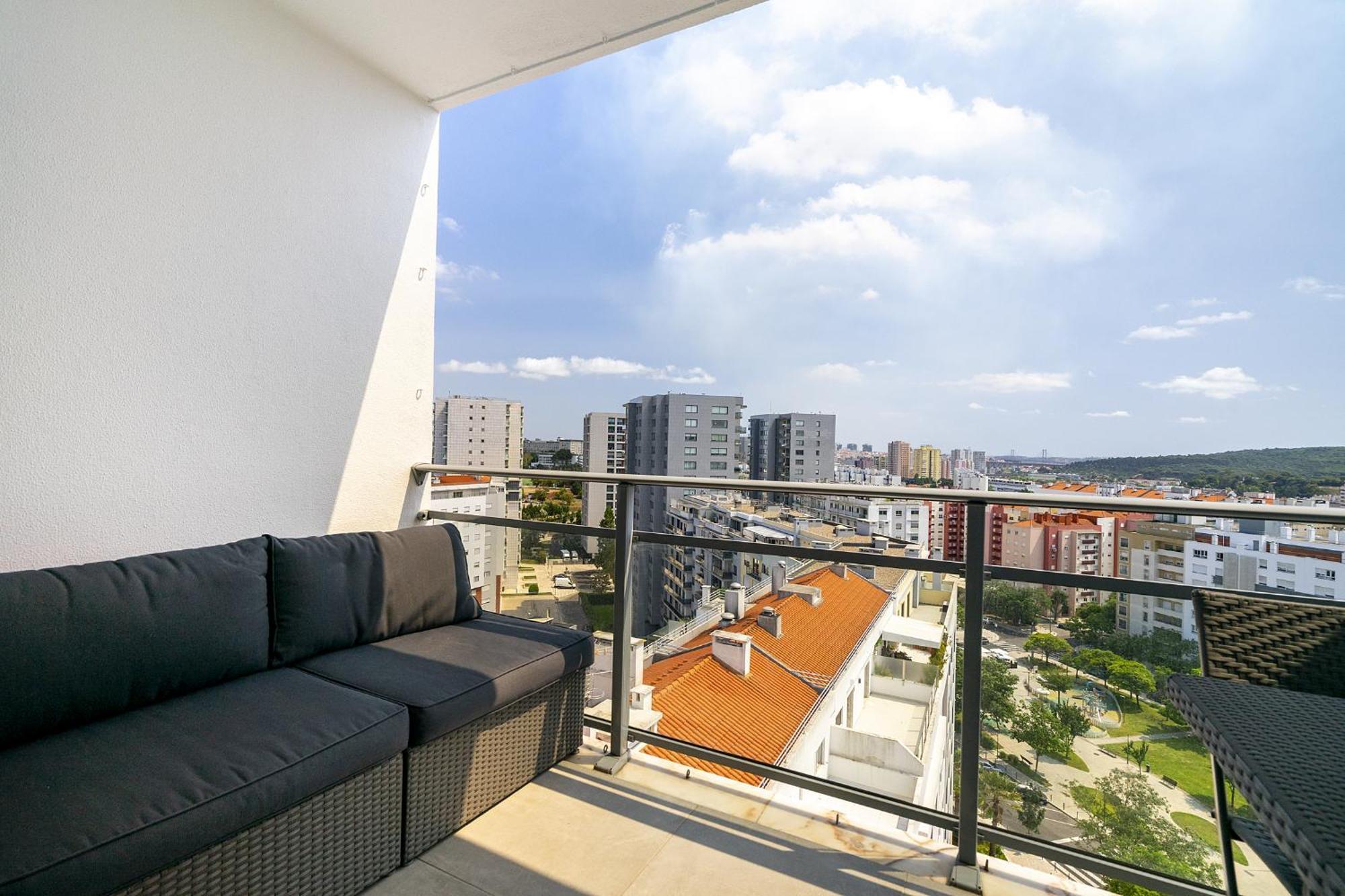 Whome Family Condo - Urban Retreat With Parking, Ac, Elevator In Great Location Lisbona Esterno foto